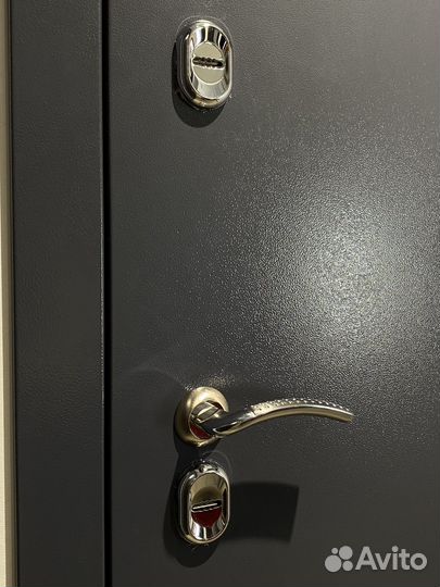 Дверь входная для частного дома с терморазрывом