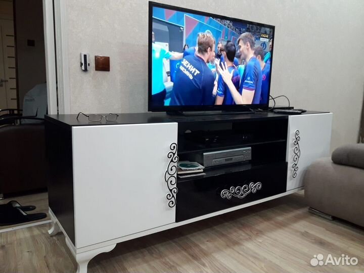 Тумба под телевизор