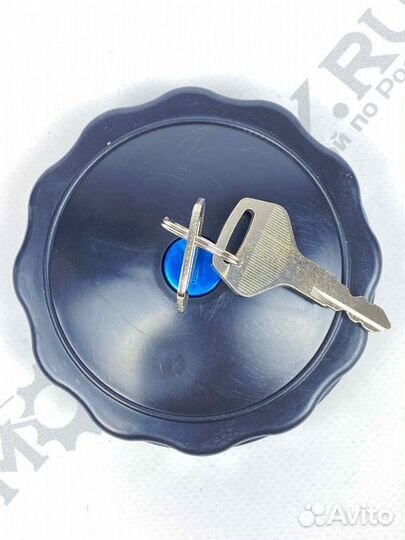 Крышка бензобака Урал с замком черная