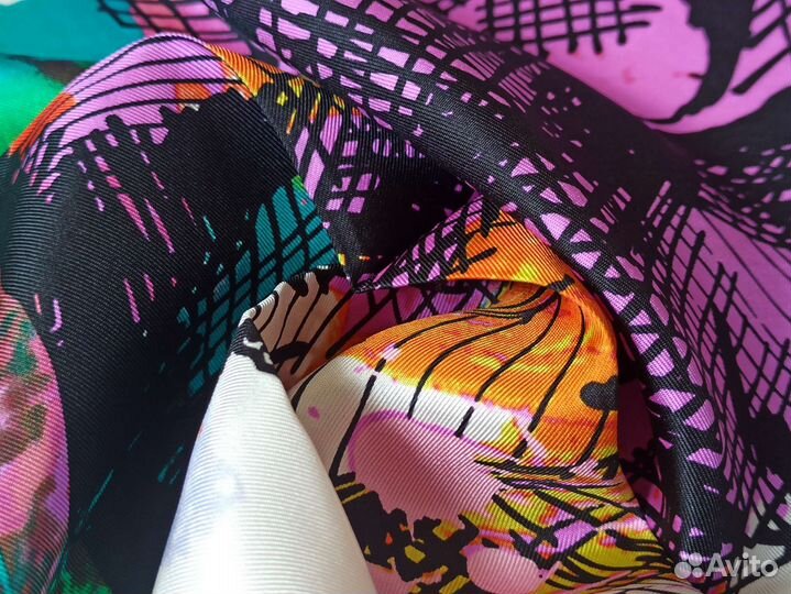 Белый платок Christian Lacroix ручная подшивка