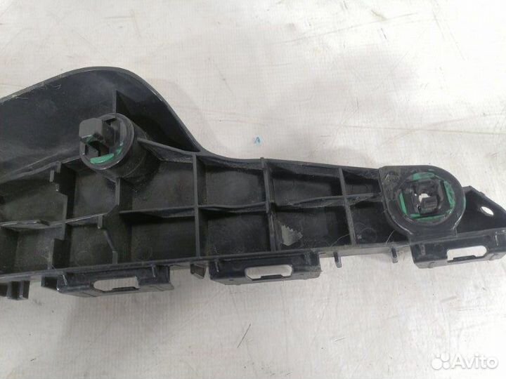 Крепление бампера переднее Toyota Corolla Fielder