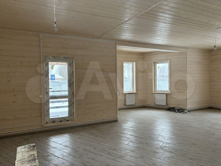 Дом 187 м² на участке 12 сот.