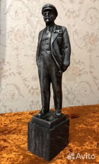 Статуэтка Ленин