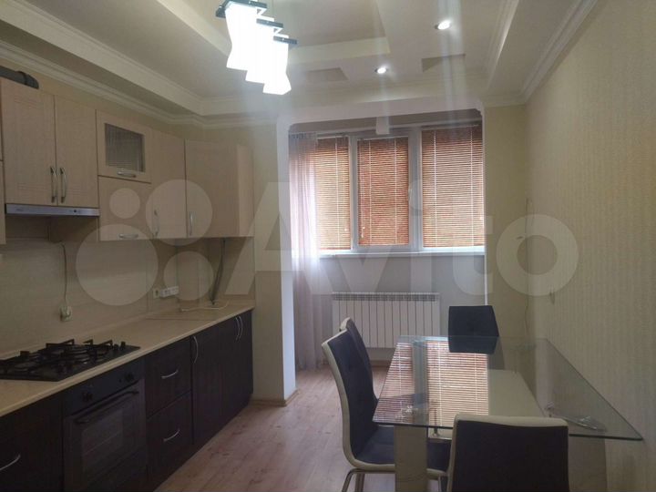 2-к. квартира, 65 м², 1/9 эт.