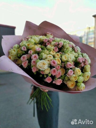 25 кустовых роз