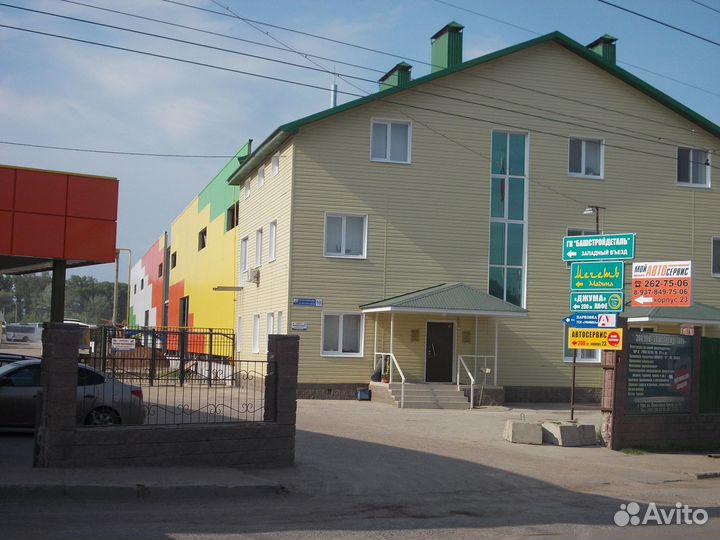 Требуется завхоз-кладовщик