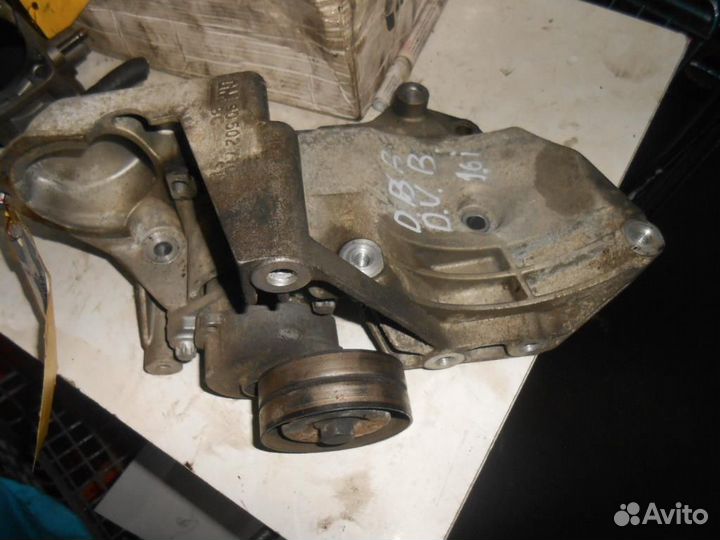 Кронштейн кондиционера Opel Vectra B