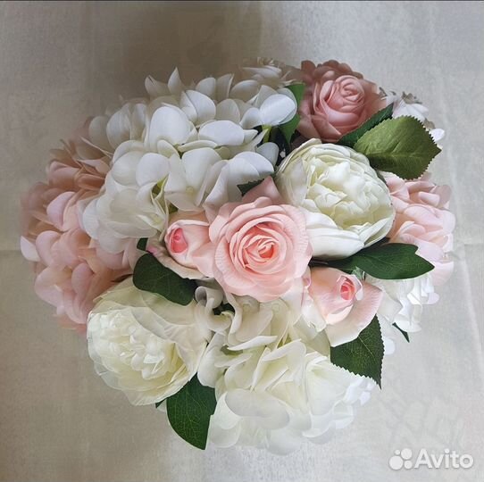 Аренда цветочной композиции на свадьбу