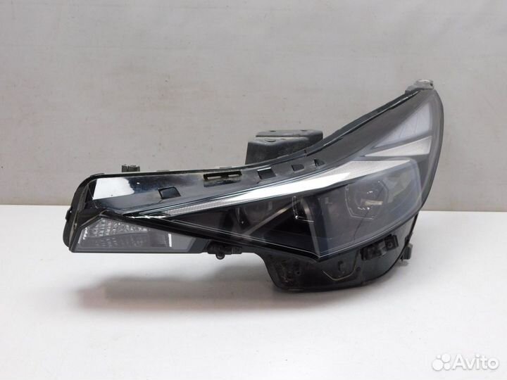 Фара левая Hyundai Elantra