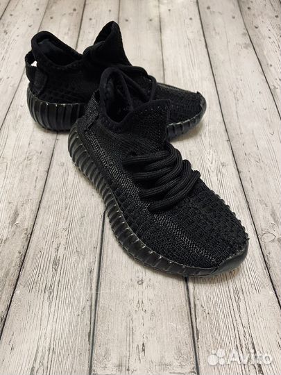 Кроссовки детские новые 26-30 yeezy