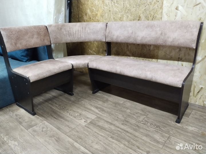 Кухонный мягкий уголок