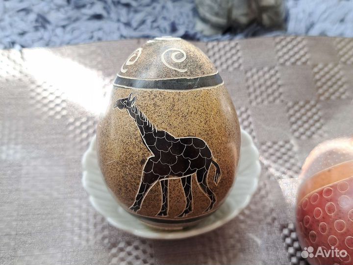 Яйцо из натурального камня