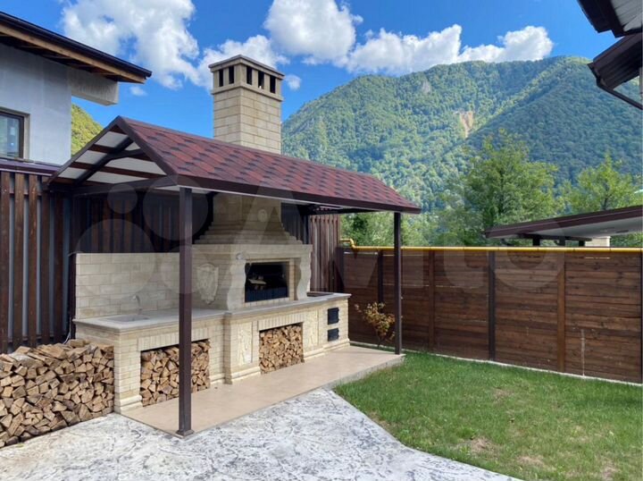 Коттедж 200 м² на участке 4 сот.