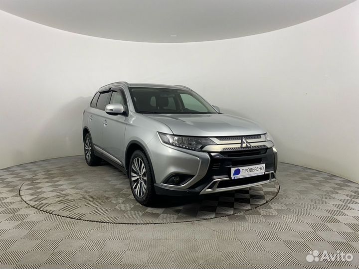 Mitsubishi Outlander 2.0 CVT, 2019, 81 269 км