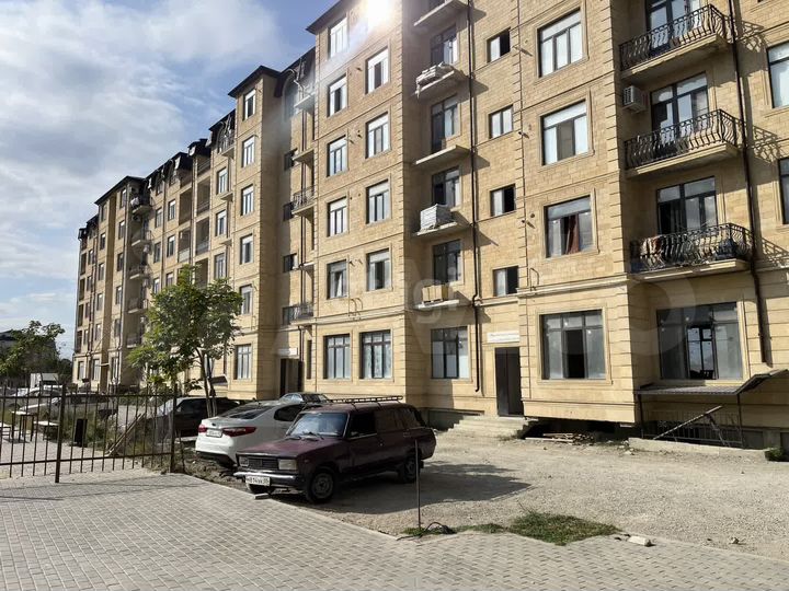 3-к. квартира, 97,5 м², 2/6 эт.