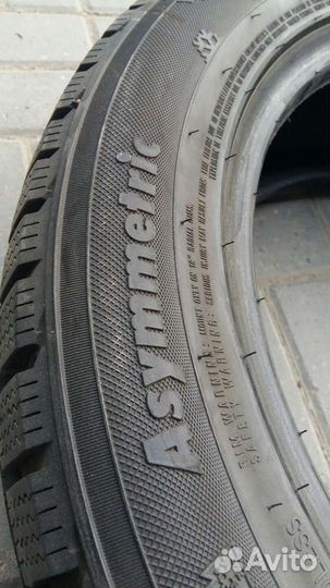 Kumho I'Zen RV Asymmetric 225/55 R18