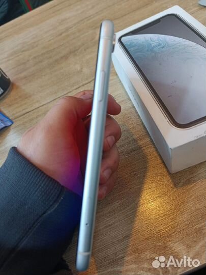 iPhone Xr, 64 ГБ