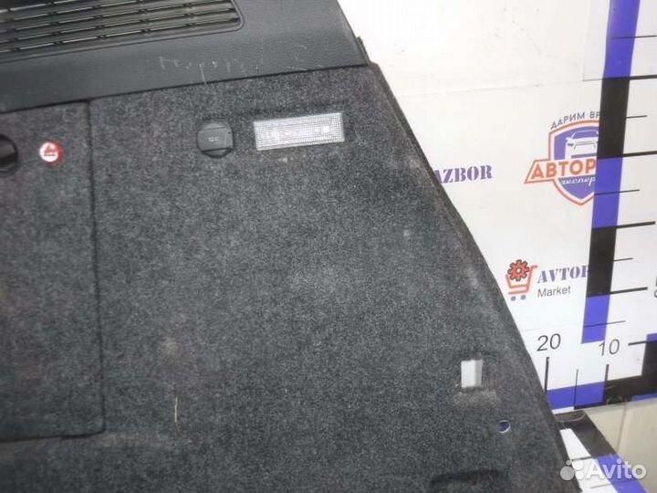 Обшивка багажника задняя левая Volkswagen Tiguan