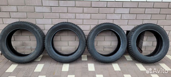 Gislaved Nord Frost 200 215/55 R17 98T