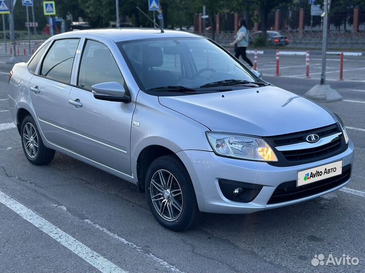 LADA Granta 1.6 AT, 2013, 200 000 км