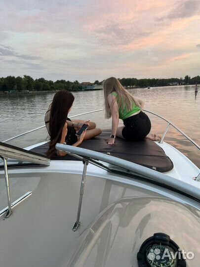 Аренда яхты катера с капитаном