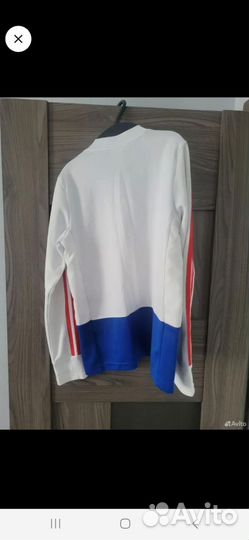 Спортивный свитер adidas152р