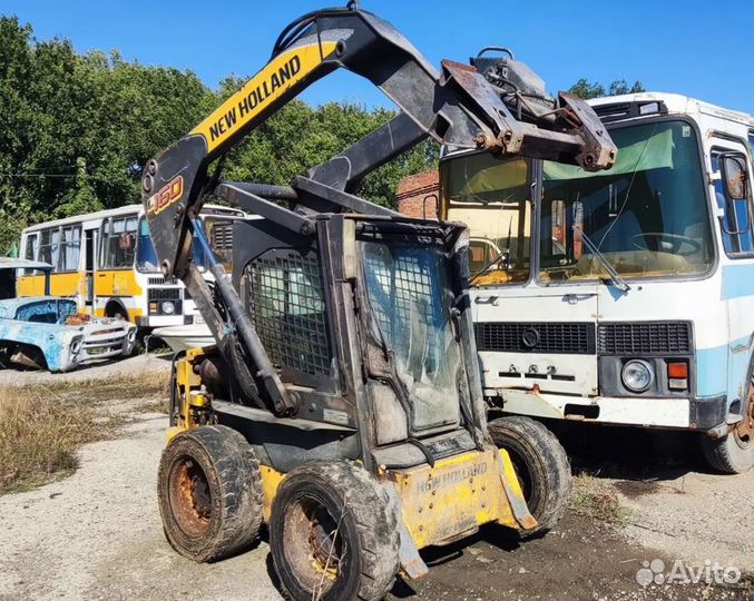 Мини-погрузчик New Holland L160, 2009