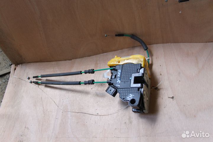 Замок двери передней правой Hyundai i30 GD 2012