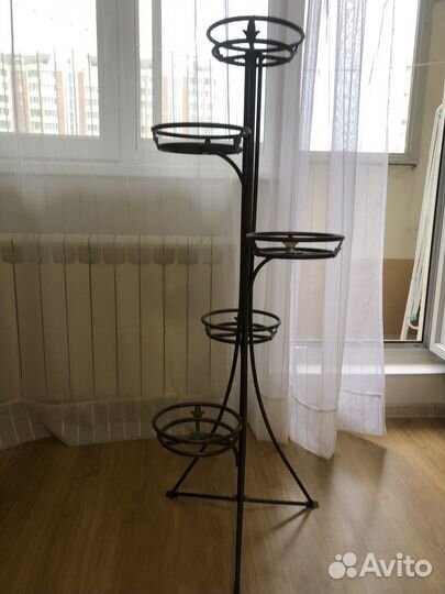 Подставка для цветов напольная металлическая