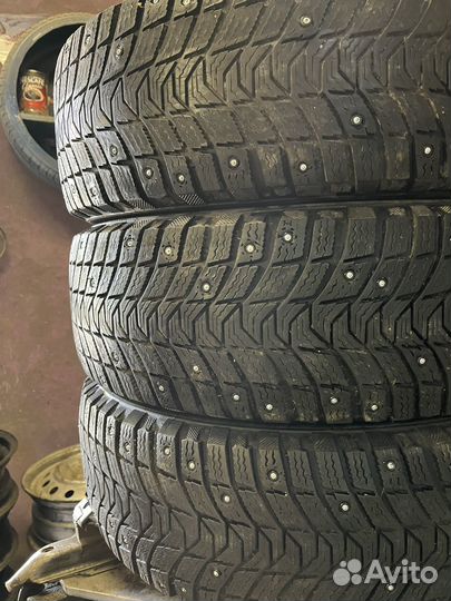 Michelin X-Ice North 3 215/65 R16 102T
