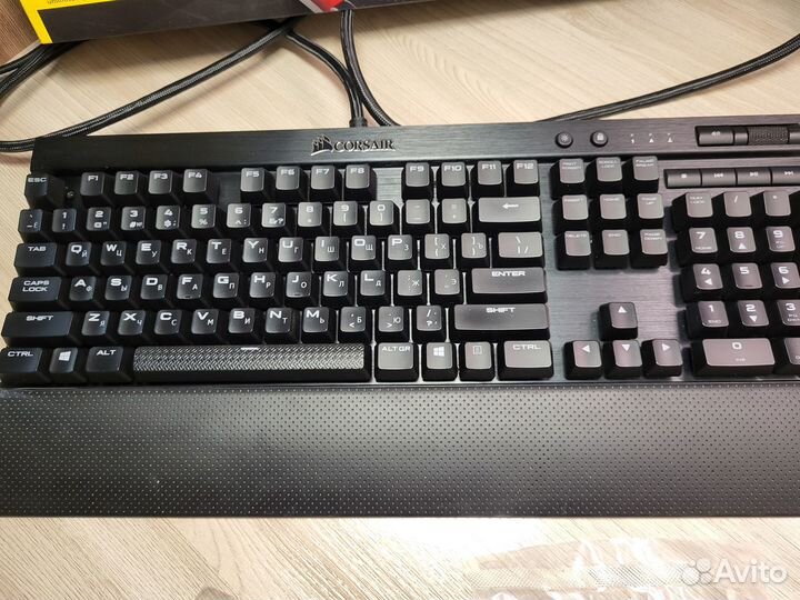 Механическая клавиатура Corsair K70 LUX (MXred)