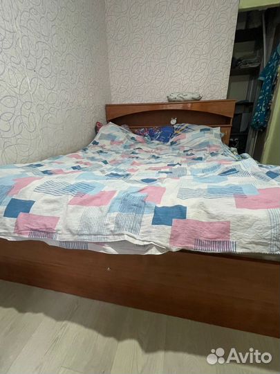 Кровать