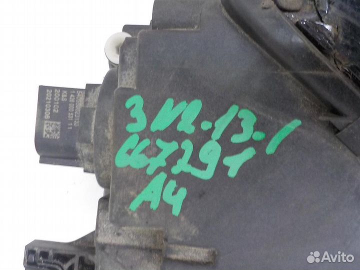 Фара левая Audi A4/RS4