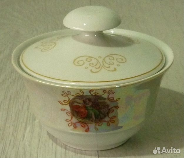 Фарфоровый сервиз 