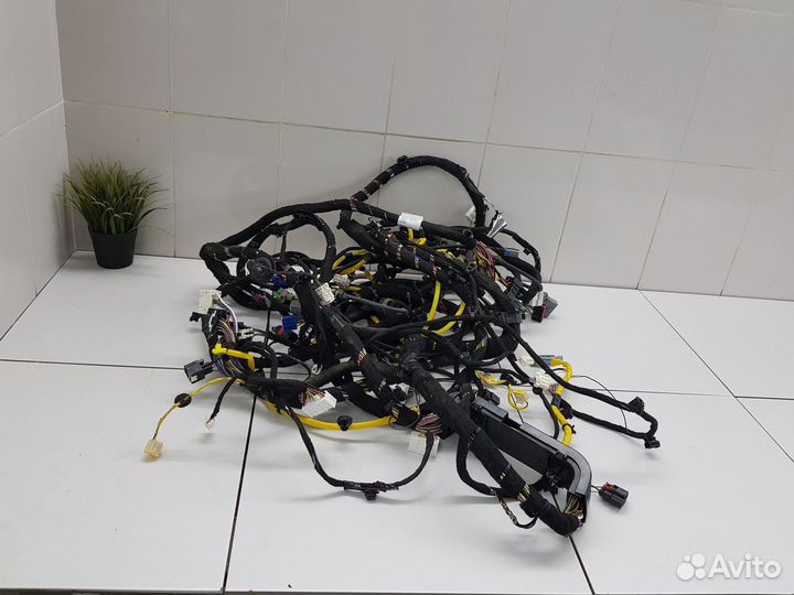 Электропроводка салона (Geely Atlas Pro)