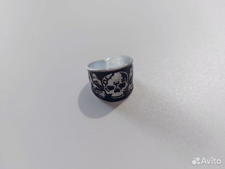 Кольцо с черепом черное, регулируемое
