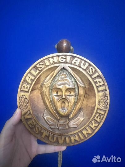 Украшение на стену из дерева