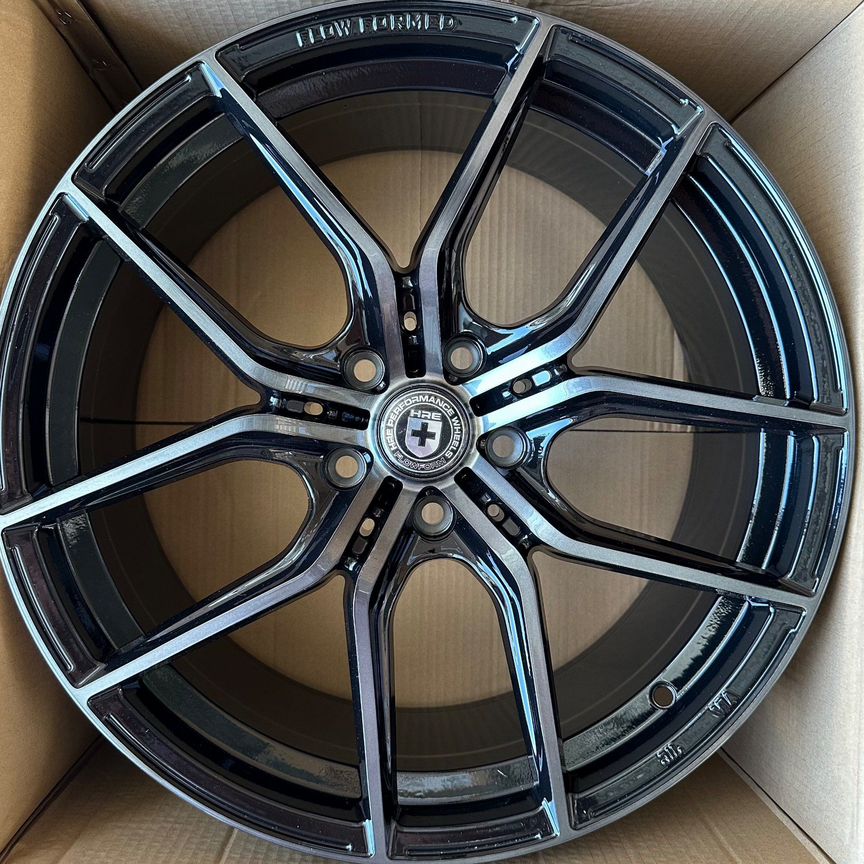 Литые диски Stuttgart 8.5×R19 5×114.3