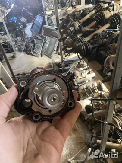 Форд Мондео 4 2.3л. Корпус термостата