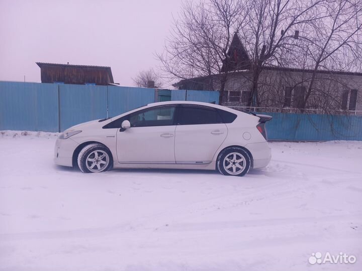 Спойлер toyota prius