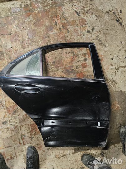 Дверь задняя правая mercedes w203 c class