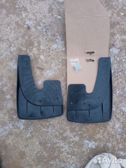 Брызговики задние универсальные