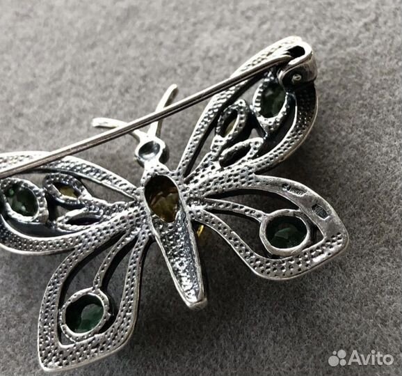 Серебряная брошка Бабочка с камнями 925 пробы