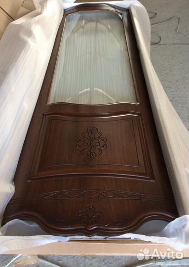 Шкаф Витрина-классика новые в наличие