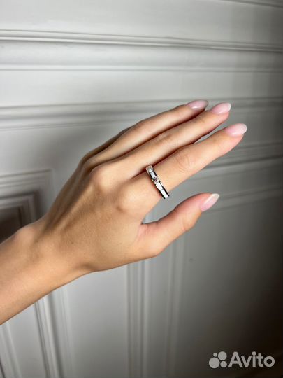 Кольцо Chanel Ultra Small Version White Ceramic J3
