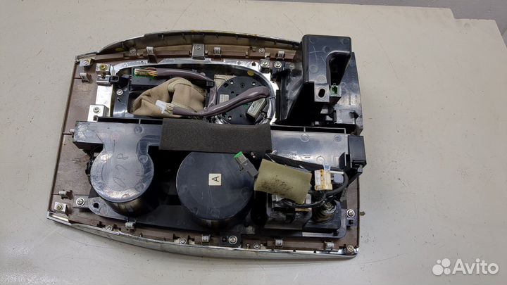 Консоль салона Infiniti QX56