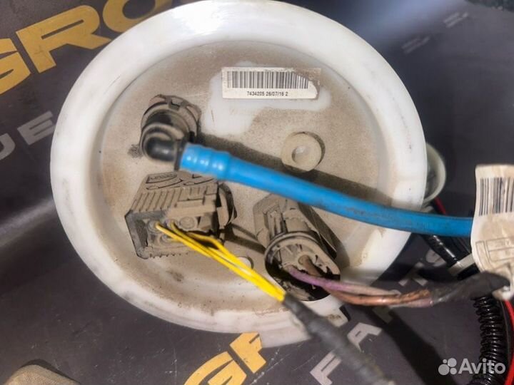 Топливный насос Bmw 5-Series F10 N52B30A 2010