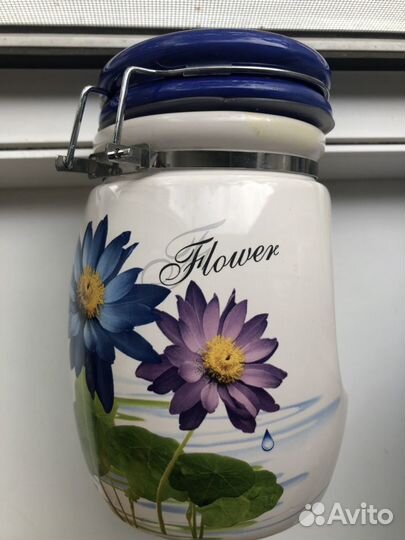 Красивая керамическая баночка Flower