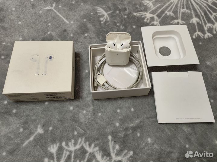 Беспроводные наушники apple airpods