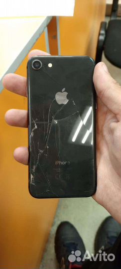 Телефон iPhone 8